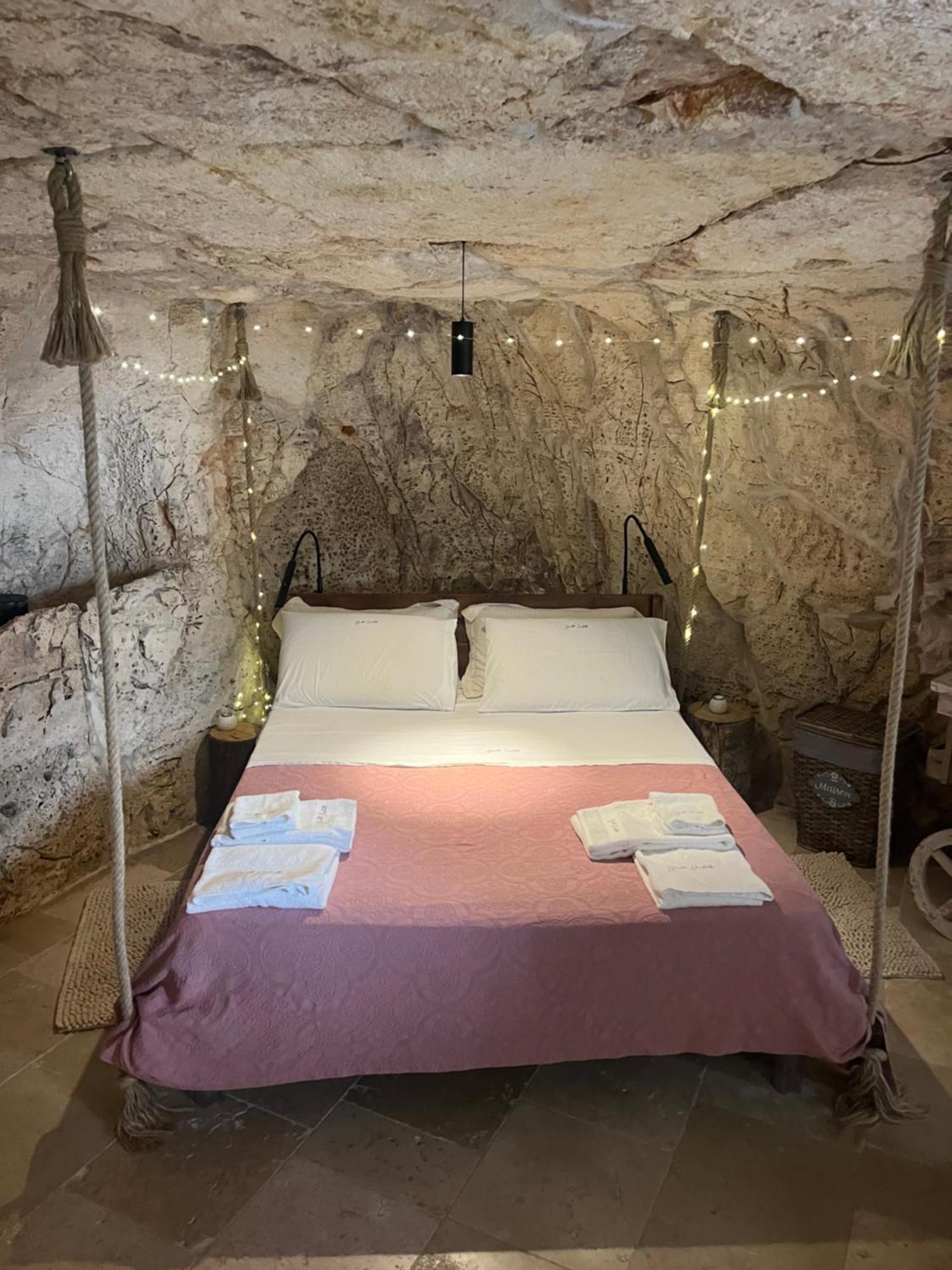 Grotta Carlotta Bed & Breakfast Ostuni Exterior foto