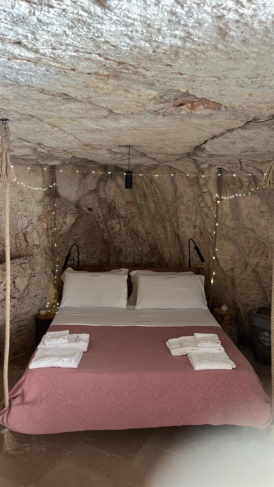 Grotta Carlotta Bed & Breakfast Ostuni Exterior foto